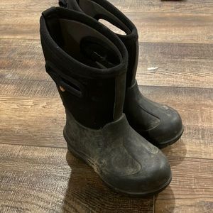 Bogs size 8t